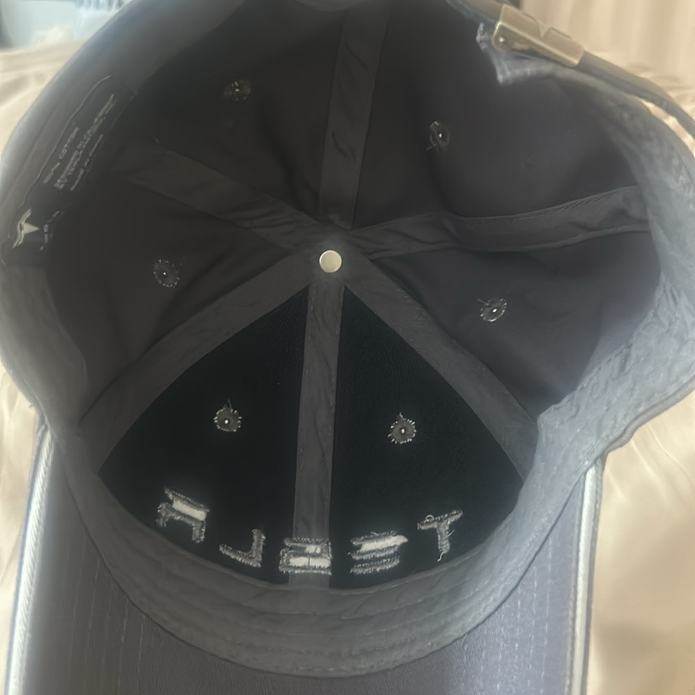 Cap Tesla - Picture 7 of 7